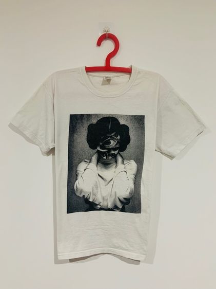 เสื้อยืด FRUIT OF THE LOOM แท้ 💯 size M ขนาด อก 21.5 ยาว 27.5 นิ้ว สภาพดีาก ลายสวย ดีเทลดี โลโก้เต็ม หายากน่าสะสมครับ