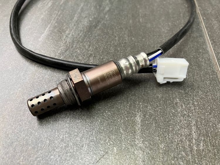 Oxygen Sensor O2 Sensor ยี่ห้อDensoแท้ Toyota ALTIS 1.6 1.8 หน้าหมู 2001-2008 , ALTIS 1.6 1.8 2.0 หน้าแบน 2008-2013 ตัวล่าง 8946512620 รูปที่ 5