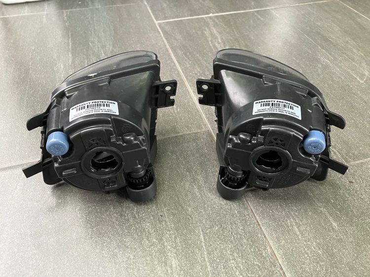 ไฟตัดหมอก BMW Series7 F01 F02 สำหรับ Series7 730LD 730Li 740Li ยี่ห้อ Valeo เป็นของใหม่ 1 คู่ รูปที่ 2