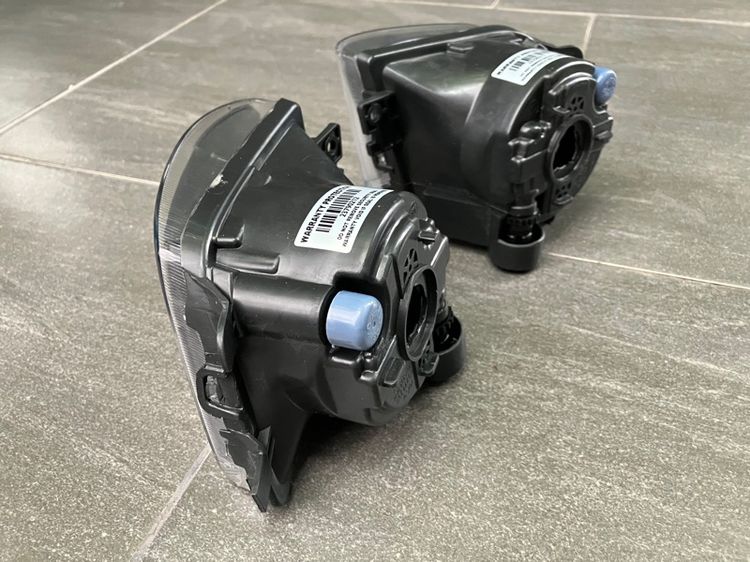 ไฟตัดหมอก BMW Series7 F01 F02 สำหรับ Series7 730LD 730Li 740Li ยี่ห้อ Valeo เป็นของใหม่ 1 คู่ รูปที่ 3