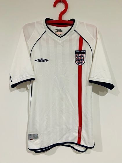อบอลทีมชาติอังกฤษ UMBRO เบอร์ 7 BECKHAM แท้ 💯 size M ขนาด อก 21.5 ยาว 28 นิ้ว สภาพดีมาก ดีเทลสวย เนื้อผ้านิ่มมาก หายากน่าสะสมครับ รูปที่ 3