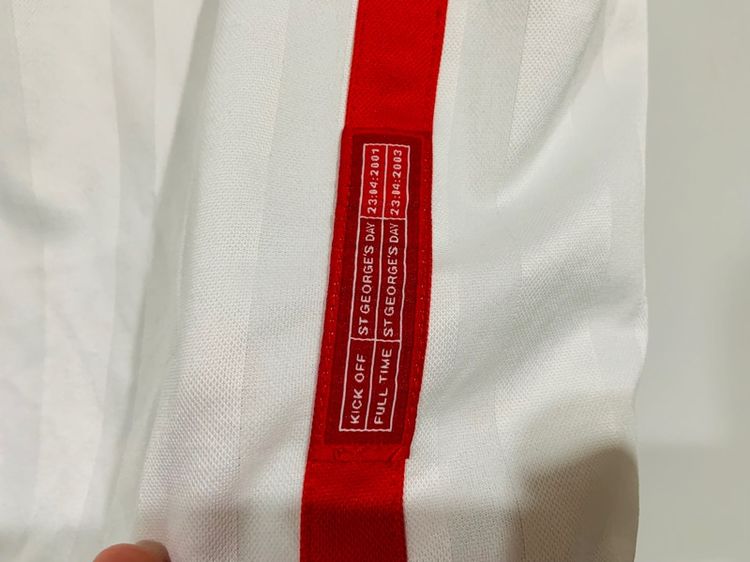 อบอลทีมชาติอังกฤษ UMBRO เบอร์ 7 BECKHAM แท้ 💯 size M ขนาด อก 21.5 ยาว 28 นิ้ว สภาพดีมาก ดีเทลสวย เนื้อผ้านิ่มมาก หายากน่าสะสมครับ รูปที่ 6