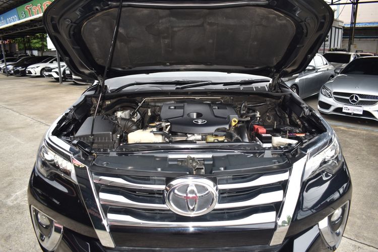 Toyota Fortuner 2016 2.8 V Sedan ดีเซล ไม่ติดแก๊ส เกียร์อัตโนมัติ ดำ รูปที่ 3