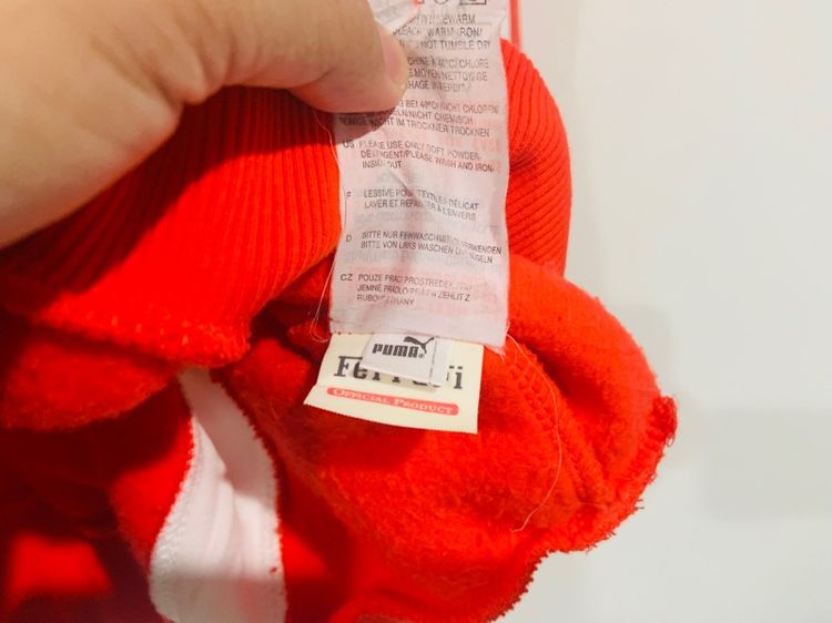 เสื้อกันหนาว FERRARI by PUMA แท้ 💯 size S วัดจริงขนาด อก 22.5 ยาว 26.5 นิ้ว สภาพใหม่มาก ลายปักสวยทรงสวย ดีเทลดี ผ้านิ่มมากหายากน่าสะสมครับ รูปที่ 7