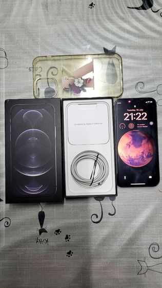 Apple iPhone 12 Pro 128GB Black 
แบรนด์ : APPLE
ติดฟิล์มกระจกกันกระแทกด้านหน้าและกล้องหลัง
มีกล่องสายชาร์จอุปกรณ์ครบ แถมเคส สภาพสวยเดิมๆ