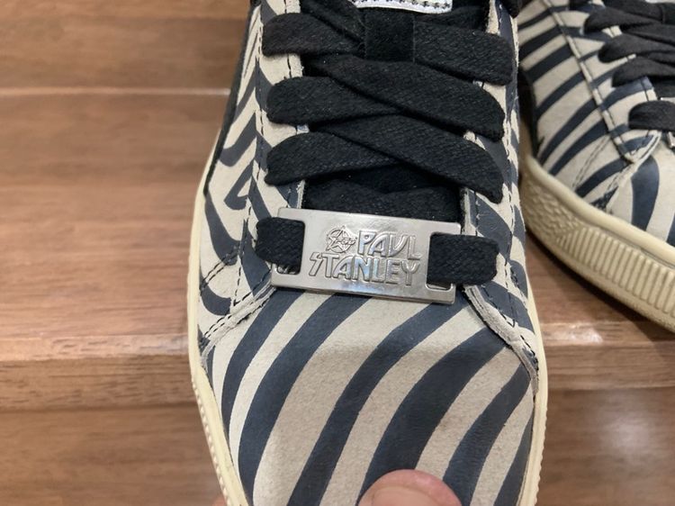 รองเท้าผ้าใบ PUMA SUEDE แท้ 💯 เบอร์ EU 39 cm 25 คนเท้า 24.5-25.5 ใส่ได้ สภาพดีมาก พื้นเต็ม ทรงสวย ดีเทลสวย หายากน่าสะสม รูปที่ 4