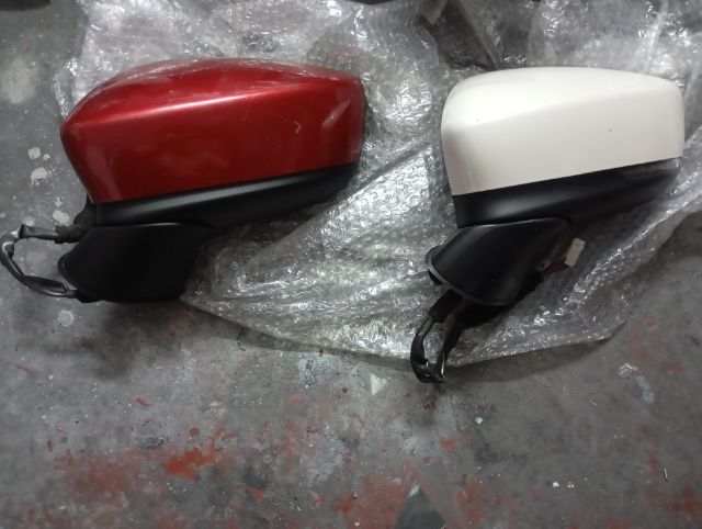 กระจกมองข้างมีไฟเลี้ยว 7สาย แท้ มาสด้า2สกาย