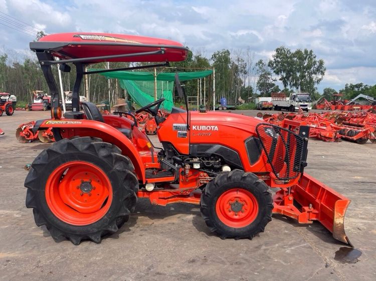 มาใหม่  ทำไร่ ทำนา สารพัดประโยชน์ รถไถคูโบต้ารุ่น L4018DT ใบดันดินหน้า ผาน 1 ตัว ดาวน์ 5,000 บาท สนใจโทรสอบถามหรือมาดูที่ร้านเราได้จ้า รูปที่ 18