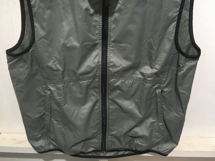 เสื้อแจ็คเก็ตแขนกุด (เสื้อกั๊ก) แบรนด์ UNIQLO สีเทาอมเขียว รูปที่ 4