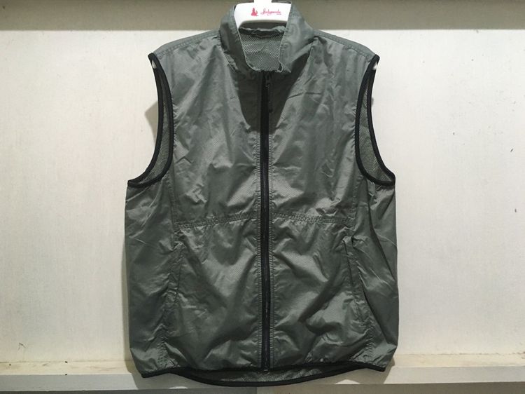 เสื้อแจ็คเก็ต | เสื้อคลุม เสื้อแจ็คเก็ตแขนกุด (เสื้อกั๊ก) แบรนด์ UNIQLO สีเทาอมเขียว