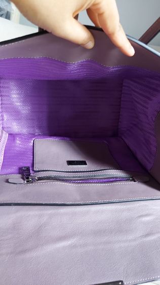 กระเป๋า Prada ทรงทำงานสวยมาก รูปที่ 14