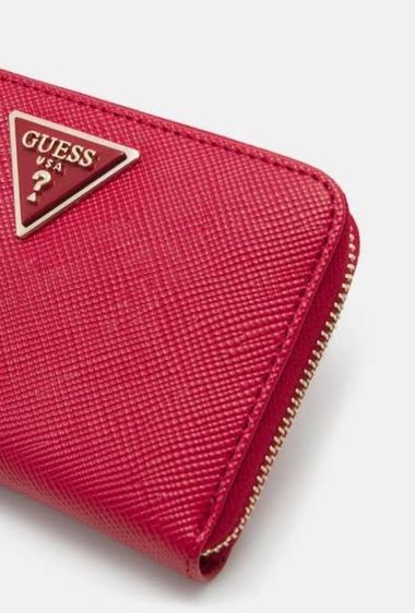 GUESS กระเป๋าสตางค์ รุ่น ZG850040 LAUREL SLG MEDIUM ZIP AROUND สีแดง รูปที่ 3