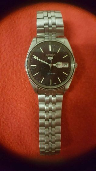 นาฬิกาแขวนผนังระบบไขลาน ยี่ห้อตราสมอ ลูกตุ้มสั้น ตัวเรือนไม้ เดินและระบบตีทำงานปกติ ลายน้ำสวย แขวนโชว์ในบ้าน เป็นเครื่องประดับบ้านได้อย่างดี รูปที่ 16