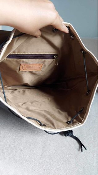 กระเป๋าสะพาย hunting world ของแท้ รูปที่ 9