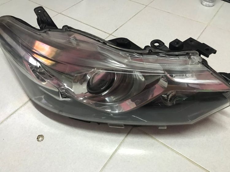 ไฟหน้าข้างขวา  ตัวท็อป แท้ถอด Toyota Vios 13-18
