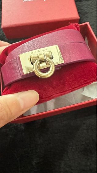 SALVATORE FERRAGAMO กำไลข้อมือหนังซัลวาตอเร่ เฟอร์รากาโม รูปที่ 3