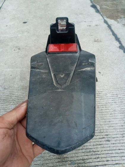 ขายบังโคลนหลังของ PCX 150 ปี 2517 พร้อมไฟส่องป้าย รูปที่ 2