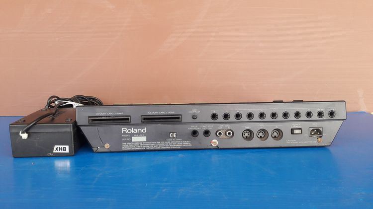 เครื่องทำจังหวะ Roland R-8 MKII รูปที่ 6