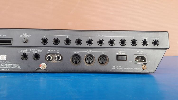 เครื่องทำจังหวะ Roland R-8 MKII รูปที่ 7