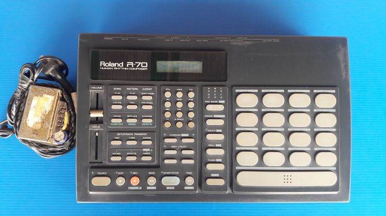 เครื่องทำจังหวะ Roland R-70 Rhythm Box เครื่องทำจังหวะ