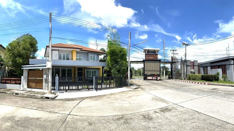 ไม่ใช่ บ้านเดี่ยวสองชั้น ในหมู่บ้านดิเออบาน่า 1 ใกล้เเยกดอนจั่น เชียงใหม่ น้ำไม่ท่วม รูปที่ 3