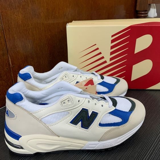 อื่นๆ UK 7.5 | EU 41 1/3 | US 8 รองเท้าผ้าใบ New Balance Made In USA  รุ่น M990WB2 สีขาวฟ้า 