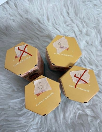 Molly popmart iphone cable ของแท้ หายากค่า  รูปที่ 4