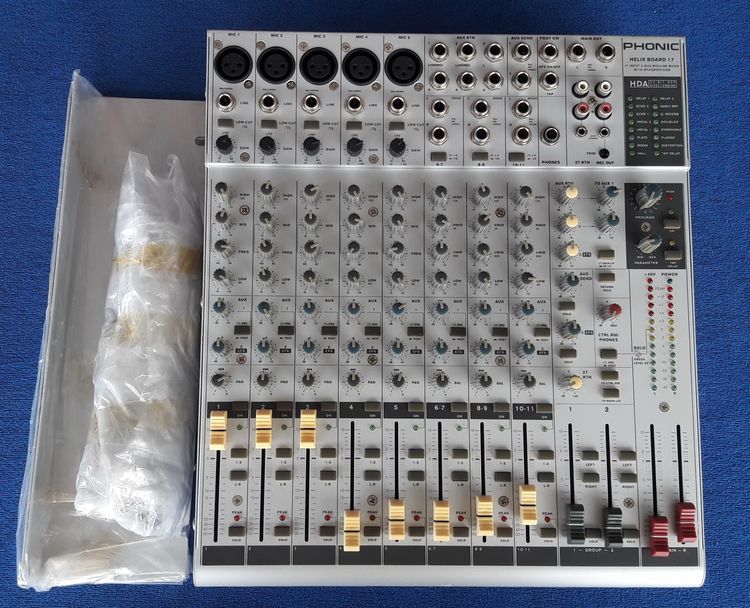 มิกเซอร์ Phonic Helix Board 17 รูปที่ 3