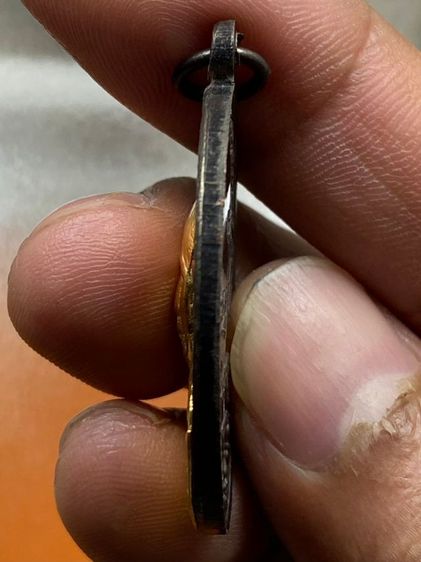 เหรียญกองพันหลวงพ่อเกษม หน้ากากทอง รูปที่ 3