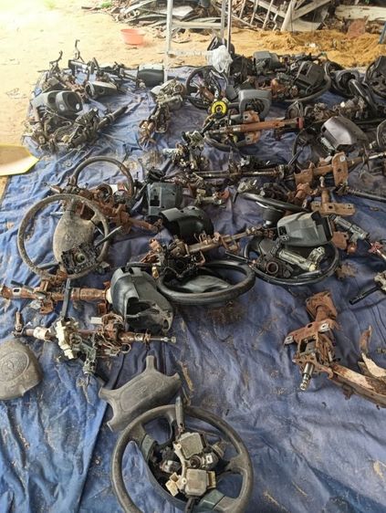 วงพวงมาลัยรถเก๋งและสวิทซ์ยกเลี้ยว