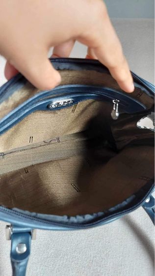 กระเป๋าถือผ้า Fendi รูปที่ 7
