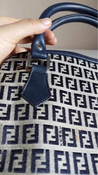 กระเป๋าถือผ้า Fendi รูปที่ 11