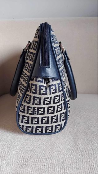 กระเป๋าถือผ้า Fendi รูปที่ 3