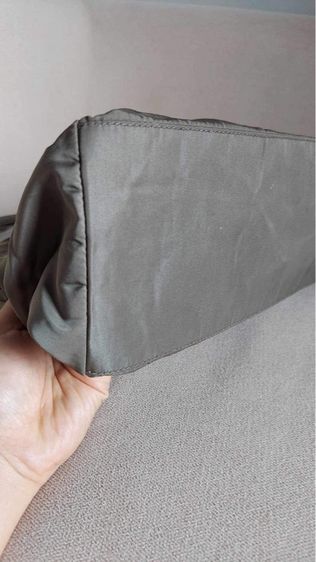 กระเป๋า Prada nylon แท้สีเขียวขี้ม้า รูปที่ 10