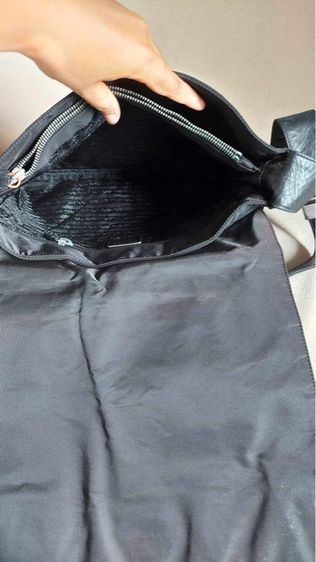 กระเป๋า Prada nylon สีดำ แท้ รูปที่ 7