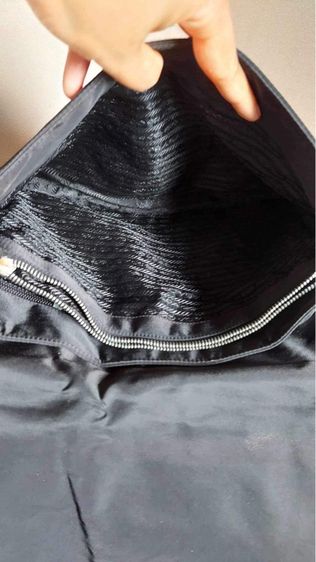 กระเป๋า Prada nylon สีดำ แท้ รูปที่ 15