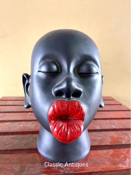 หุ่นปากแดง สะสม