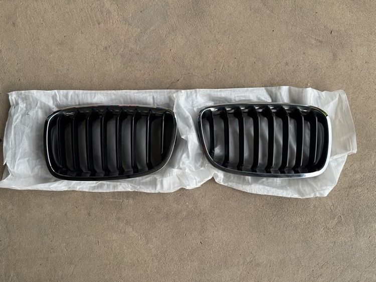 กระจังหน้าเดิม BMW f20 แท้ถอด มือสอง