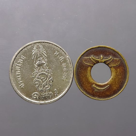 เหรียญโทรศัพท์สาธารณะ ด้านหน้าเป็นรูป ครุฑ - แตร เลข 5 หลัก ด้านหลัง ตัวย่อ ทกปทศ. ปี 2500 ติดลำดับหายาก ของรุ่น รูปที่ 6