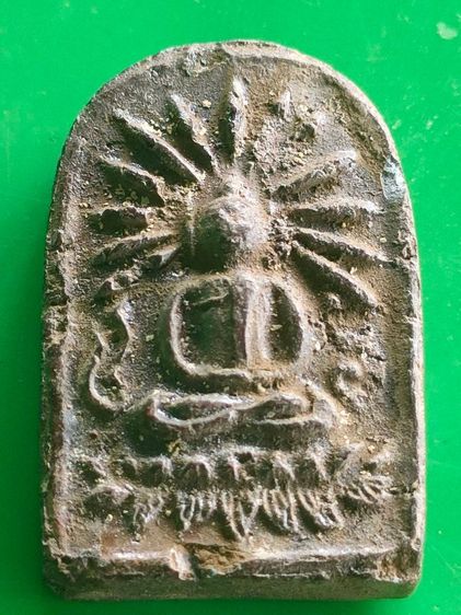 พระผงพิมพ์เล็บมือรัศมีท่านเจ้าจุ้ยวัดสามปลื้มปี 2475(เนื้อผงใบลาน)