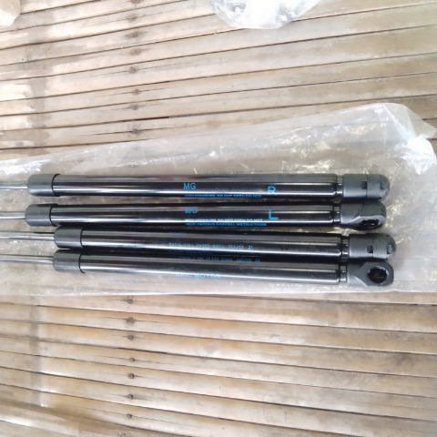 โช้คฝากระโปรงหลัง MG Zs MG3