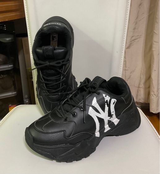 รองเท้าผ้าใบ MLB รูปที่ 16