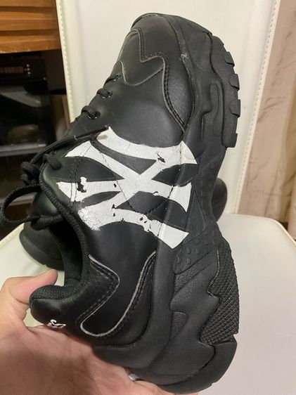 รองเท้าผ้าใบ MLB รูปที่ 11