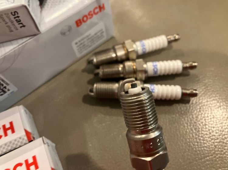 หัวเทียน Benz Bosch แท้ ใส่ M102 , M103 W123 W124 W201 W126 W108 W109 230E 300E 190E รูปที่ 4