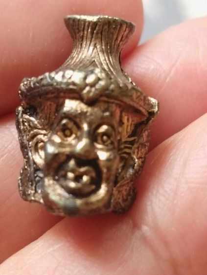 เศียรบรมครูฤาษีนารอดหลวงพ่อแดงวัดห้วยราฏร์