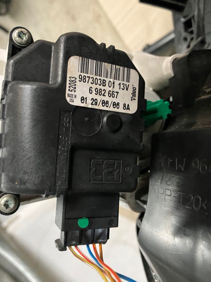 MINI Cooper R50 R52 R53 ตู้แอร์ โบเวอร์แอร์ แผงคอยเย็น ตู้แอร์ วาล์วแอร์ รีซิสแตน รีเลย์แอร์ แผงคอยฮีตเตอร์ รูปที่ 17