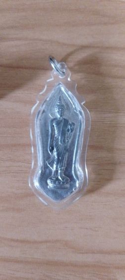 พระ25ศตวรรษ ปี2500 แท้ มีเข็มนิยมสวยครับ รูปที่ 8