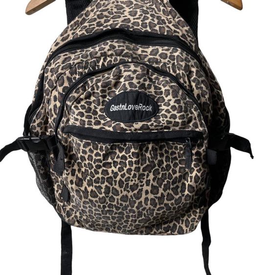 กระเป๋าเป้ Gastn Love Rock ลายเสื้อแท้ 💯 size ขนาด กว้าง 13.5 สูง 17 นิ้ว สภาพดีมาก ลายสวย ลายละเอียดดี หายากน่าสะสมครับ รูปที่ 2