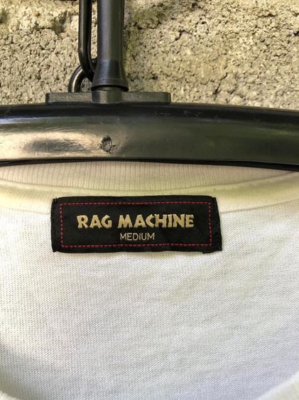 เสื้อยืด RAG MACHINE แท้ 💯 size M ขนาด อก 21 ยาว 27 นิ้ว สภาพใหม่มาก ลายกวนๆ หายากน่าสะสมครับ รูปที่ 2