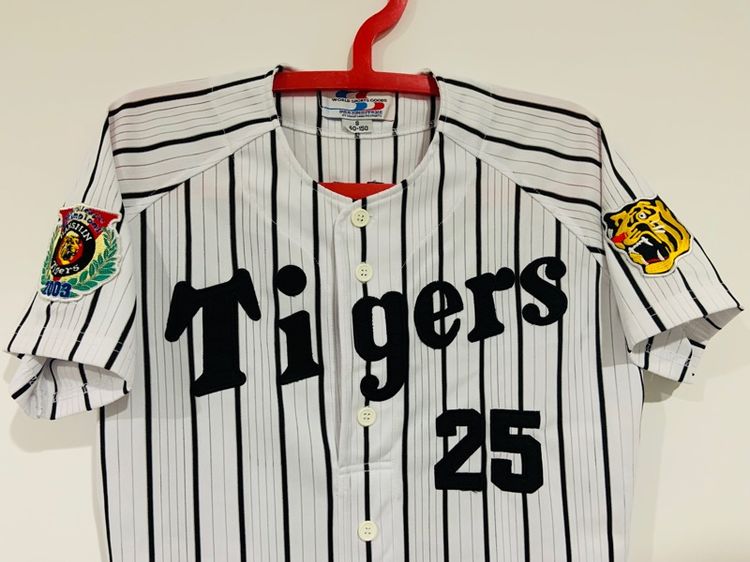 เสื้อเบสบอล Tiger งานปักหน้าหลัง แท้ 💯 size S วัดจริง ขนาด อก 20 ยาว 26.5 สภาพใหม่มาก ทรงสวย สกีนจม ผ้าบางนิ่มดีมากครับ หายากน่าสะสมครับ รูปที่ 2